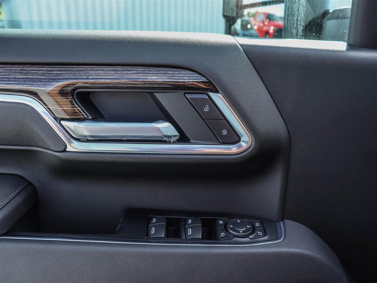 2026 GMC Sierra 3500HD 4WD Crew Cab Standard Box SLE Photo