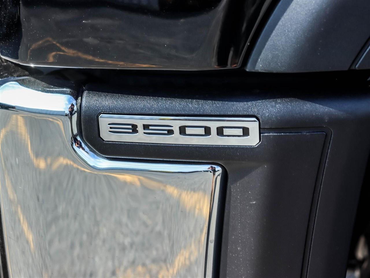 2026 GMC Sierra 3500HD 4WD Crew Cab Standard Box SLE Photo