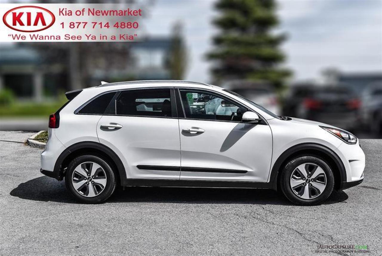 2018 Kia NIRO EX Premium 4dr Front-Wheel Drive Sport Utility Photo3