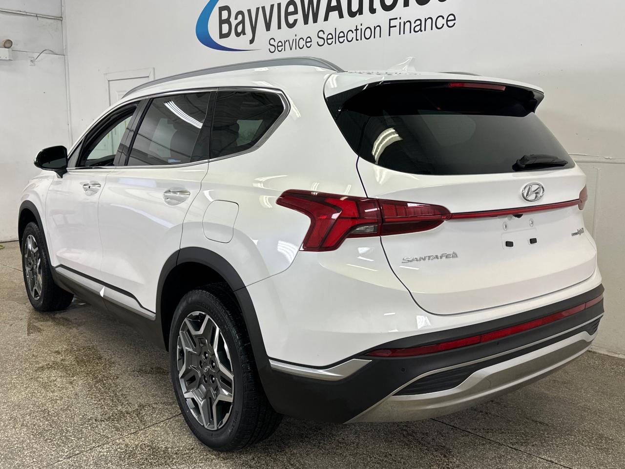 2023 Hyundai Santa Fe HEV Luxury 4dr All-Wheel Drive Photo4