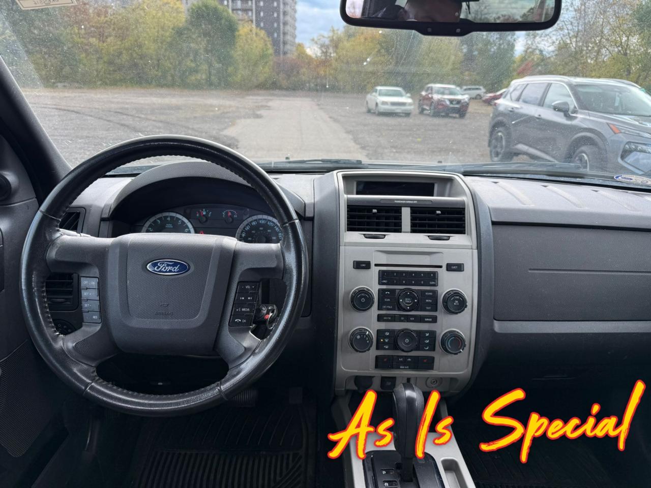 2011 Ford Escape XLT Automatic 2.5L 4dr Front-Wheel Drive Photo4