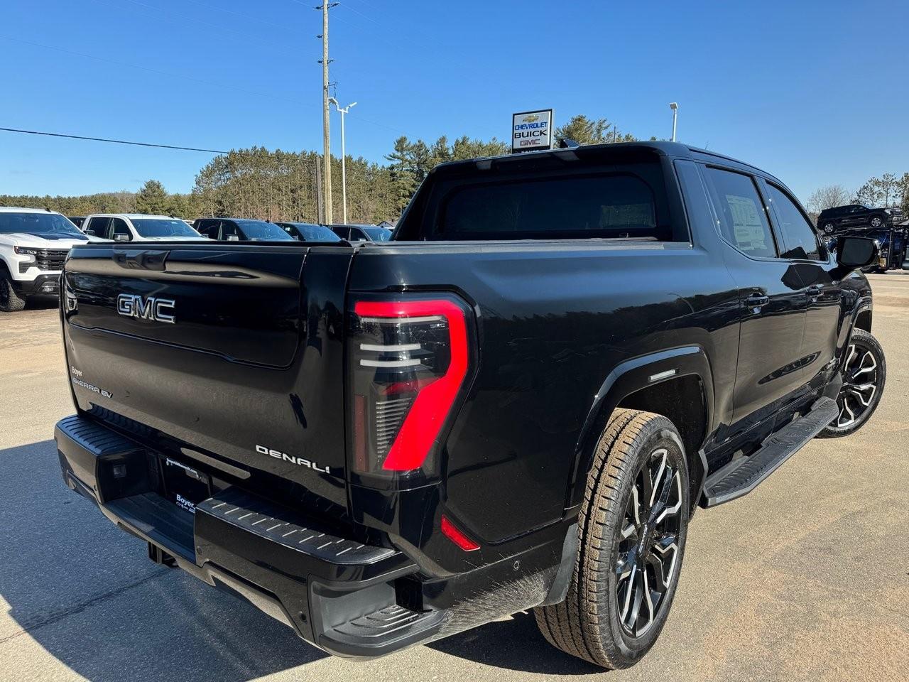 2025 GMC Sierra EV e4WD Crew Cab Max Range Denali Photo