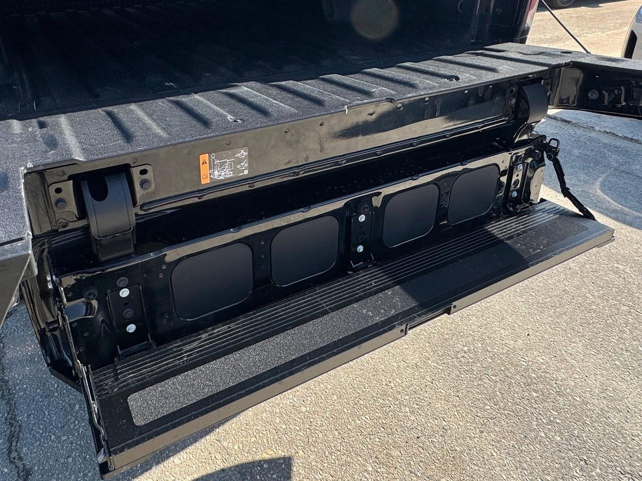 2025 GMC Sierra EV e4WD Crew Cab Max Range Denali Photo