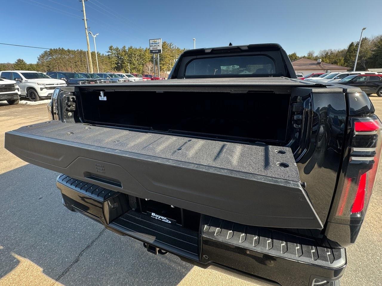 2025 GMC Sierra EV e4WD Crew Cab Max Range Denali Photo