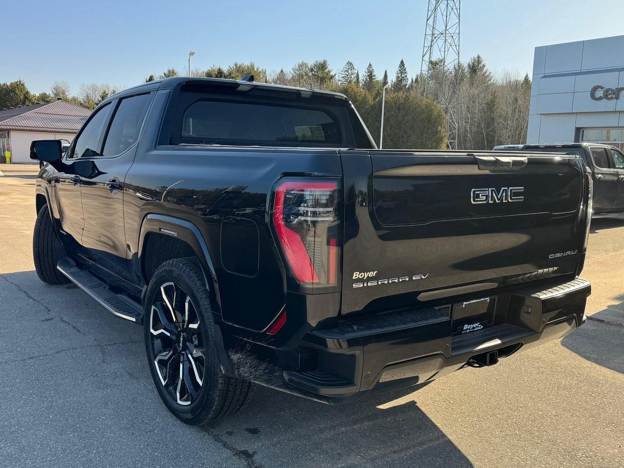 2025 GMC Sierra EV e4WD Crew Cab Max Range Denali Photo