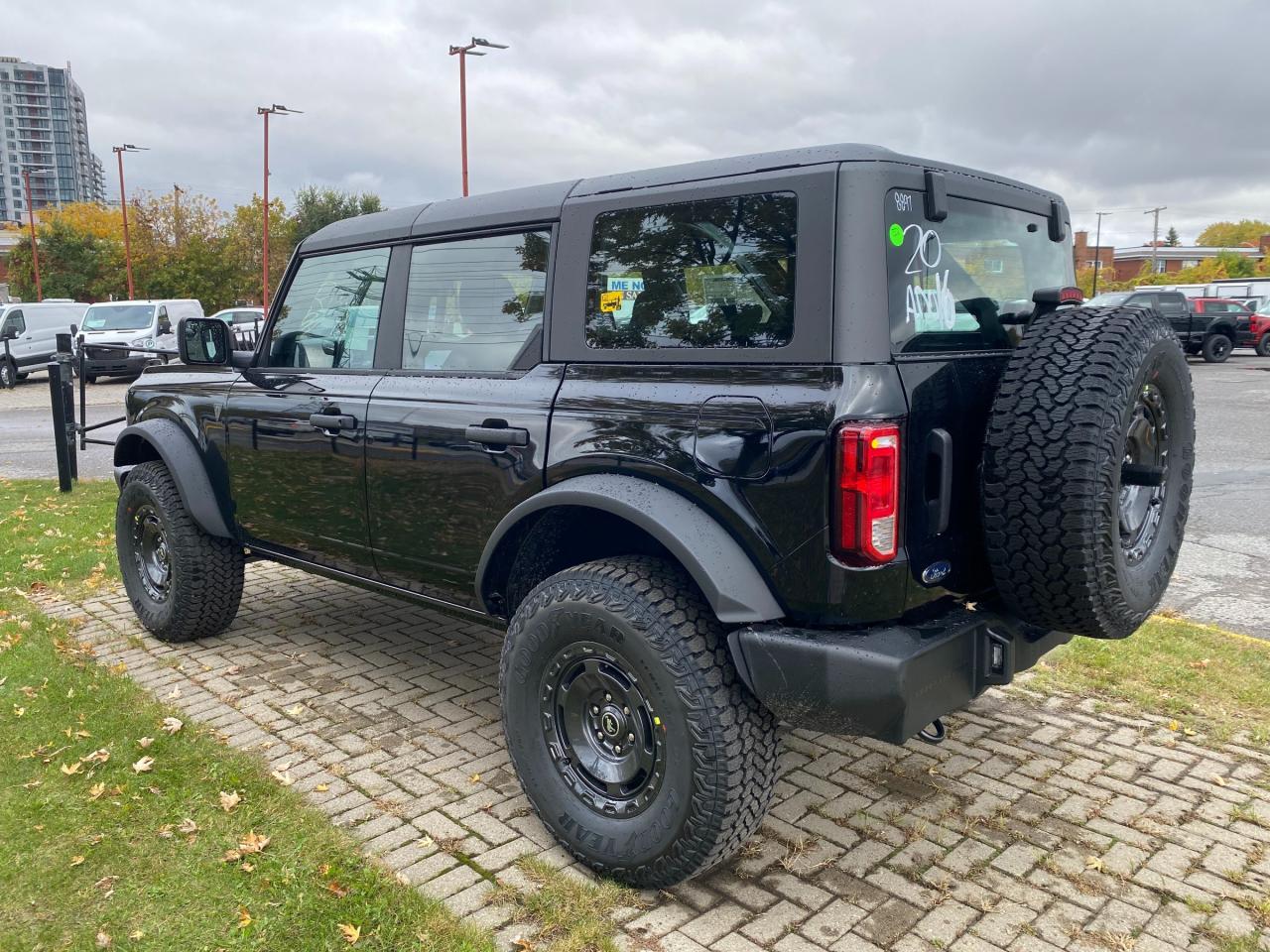 2025 Ford Bronco Base 4dr 4x4 Photo