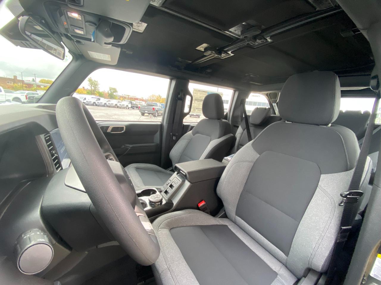 2025 Ford Bronco Base 4dr 4x4 Photo