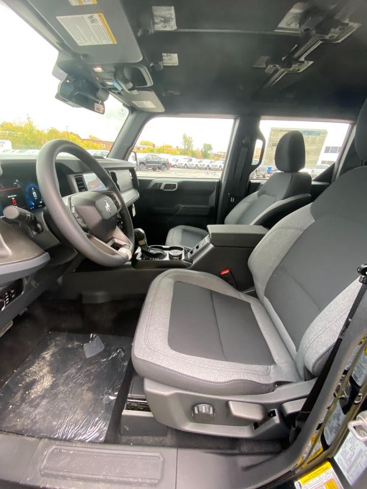 2025 Ford Bronco Base 4dr 4x4 Photo