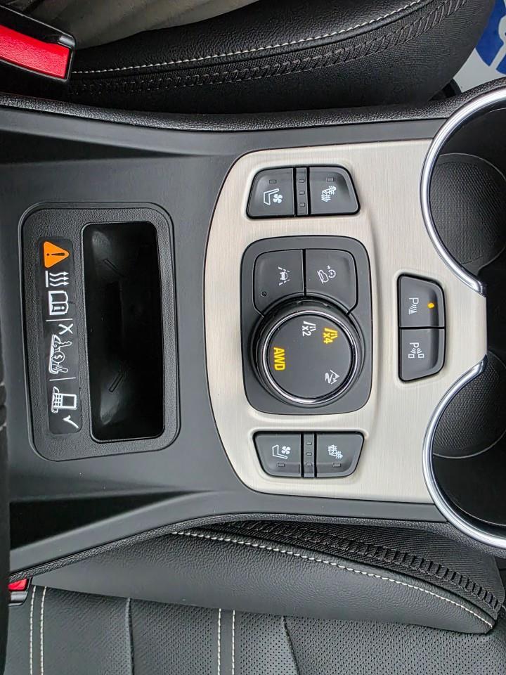 2024 GMC Terrain Denali 4dr All-Wheel Drive Photo