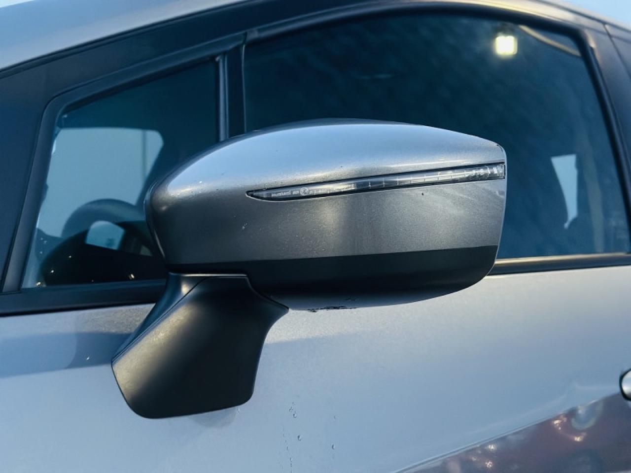 2021 Nissan Versa SV Photo