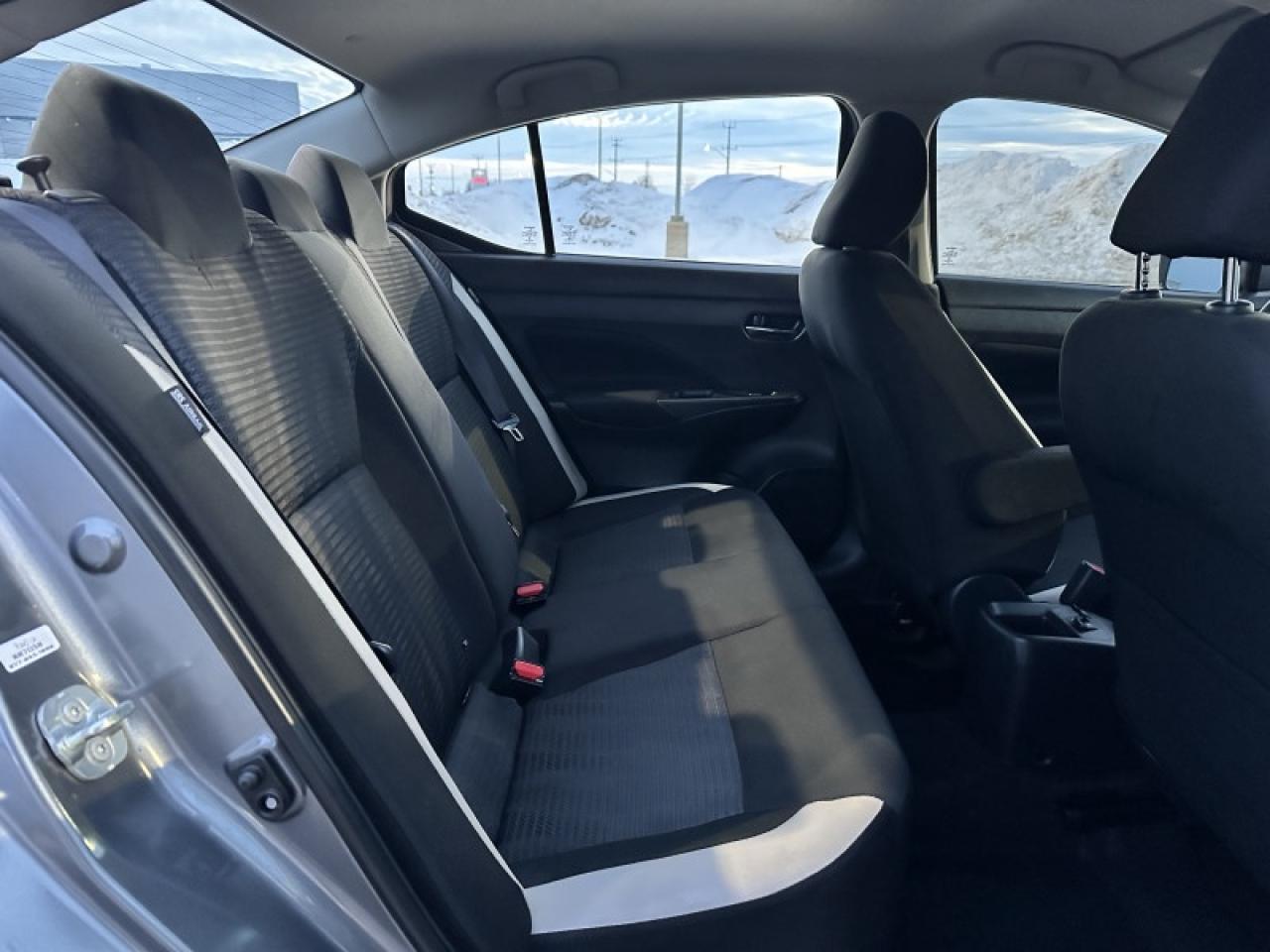 2021 Nissan Versa SV Photo