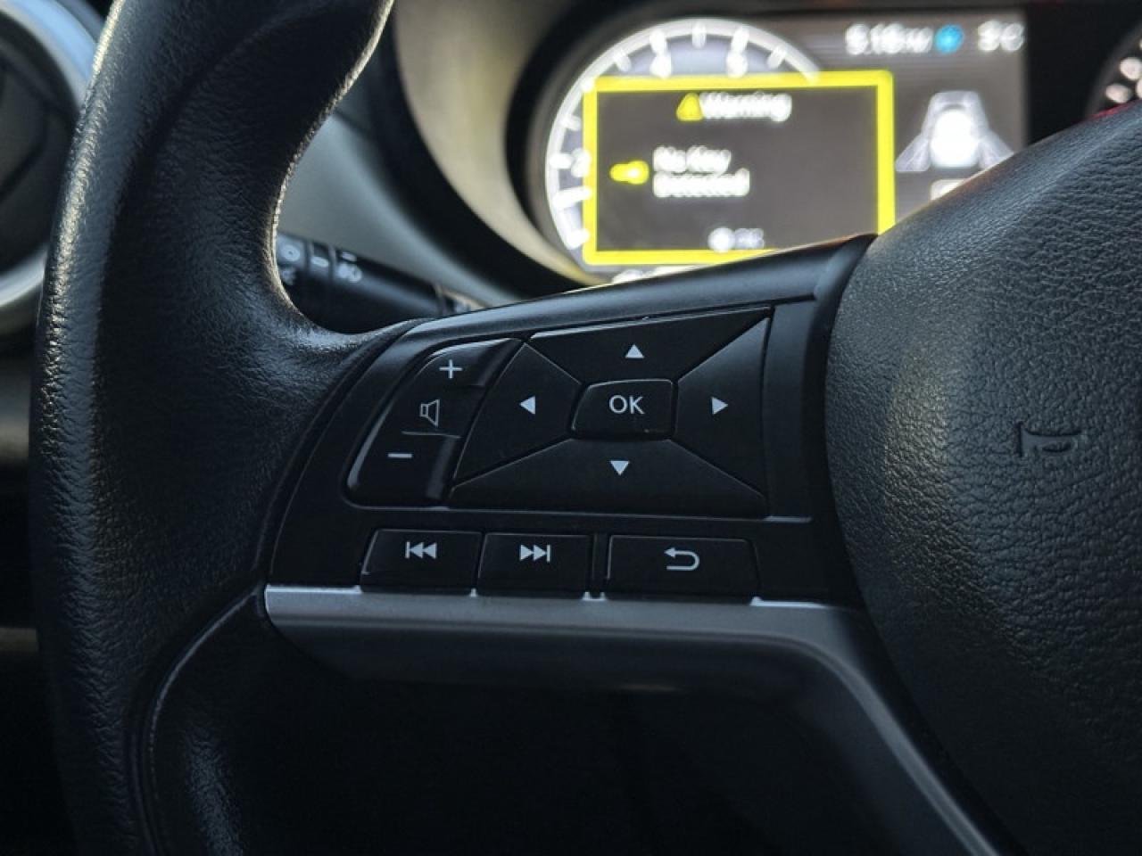 2021 Nissan Versa SV Photo