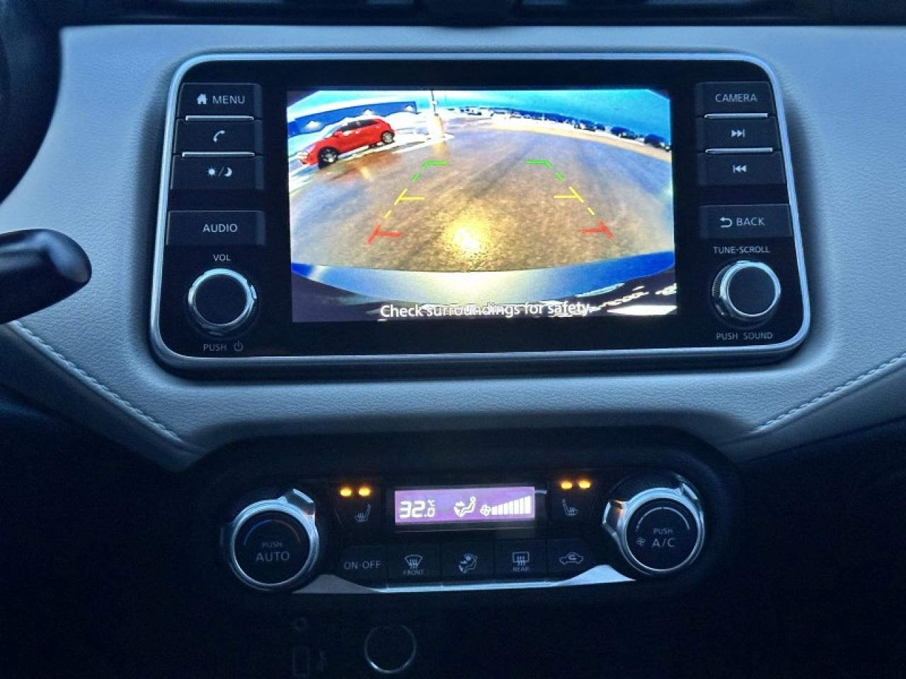 2021 Nissan Versa SV Photo