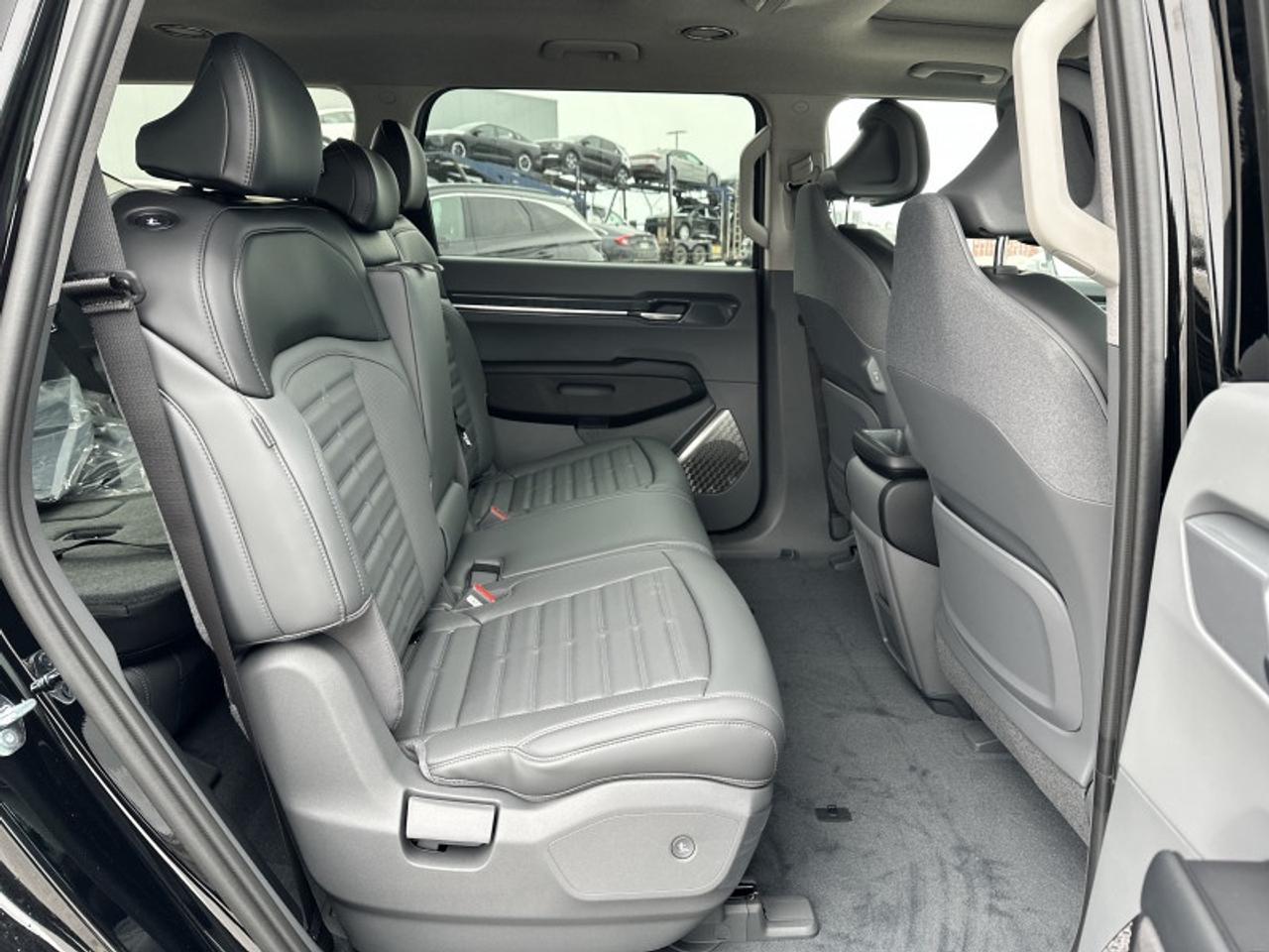 2026 Kia EV9 W/PLUS PACKAGE Photo