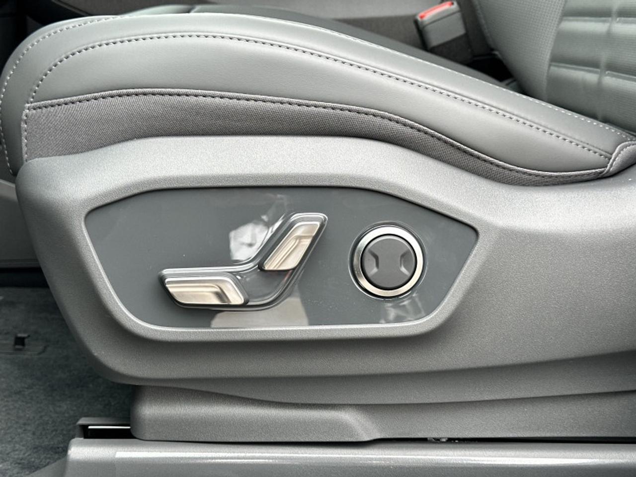 2026 Kia EV9 W/PLUS PACKAGE Photo