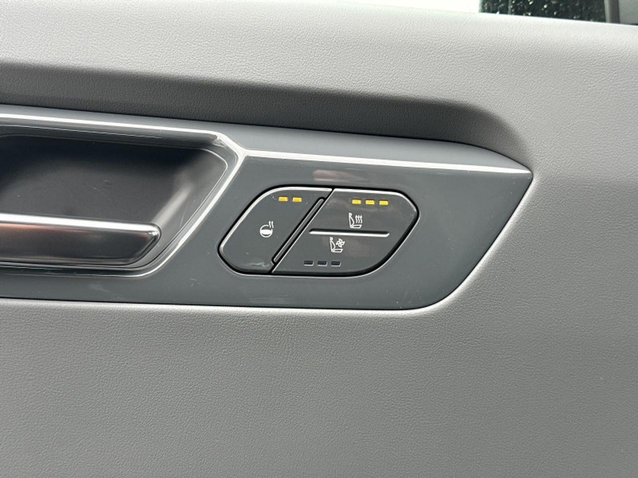 2026 Kia EV9 W/PLUS PACKAGE Photo