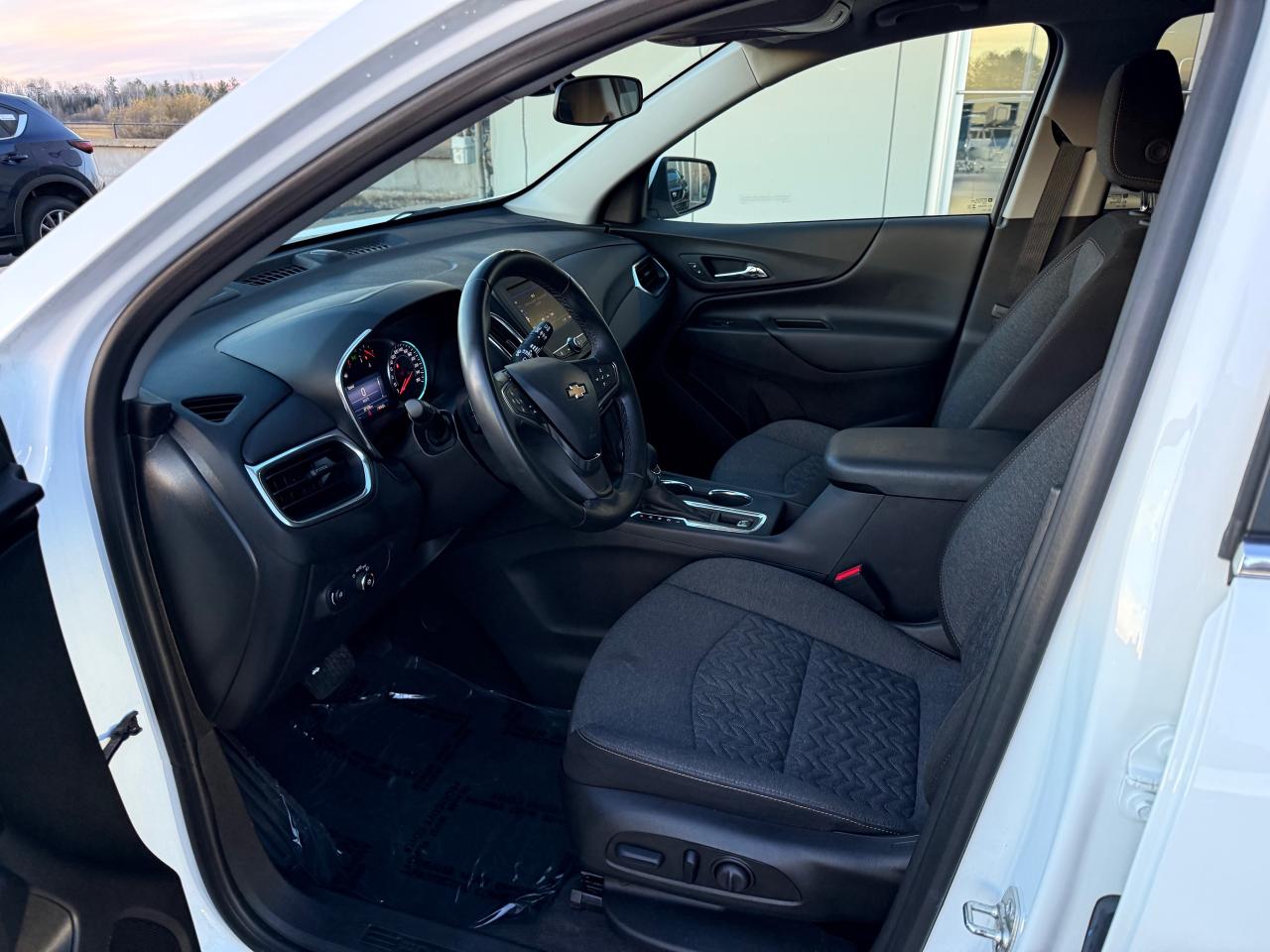 2024 Chevrolet Equinox LT 4dr Front-Wheel Drive Photo