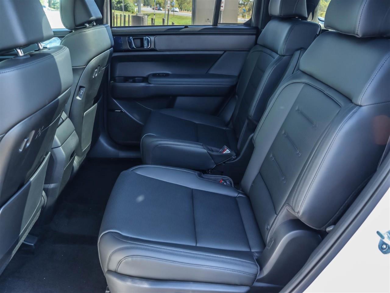 2025 Hyundai Santa Fe Ultimate Calligraphy 4dr All-Wheel Drive Photo