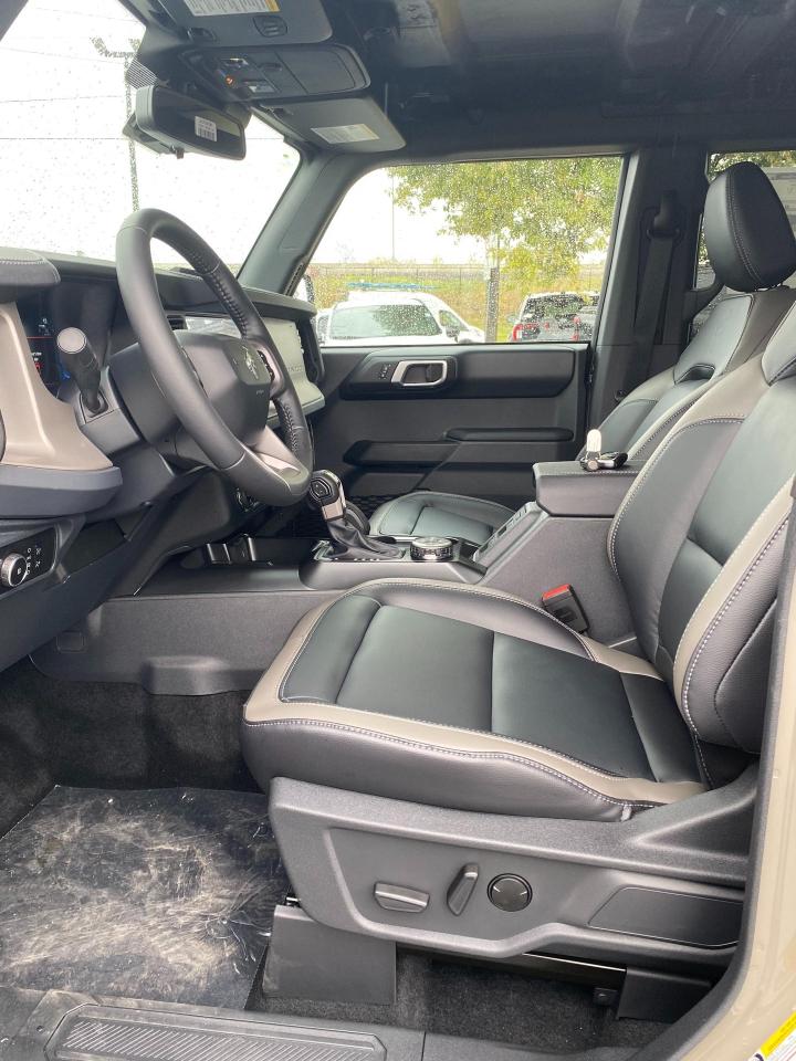 2025 Ford Bronco Outer Banks 4dr 4x4 Photo