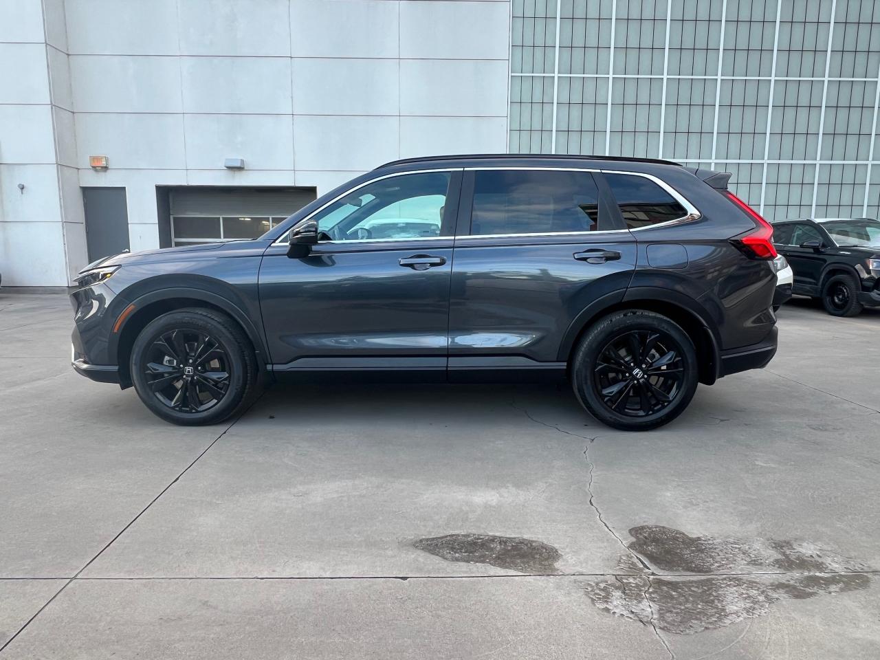 2024 Honda CR-V Hybrid Touring 4dr All-Wheel Drive Photo3