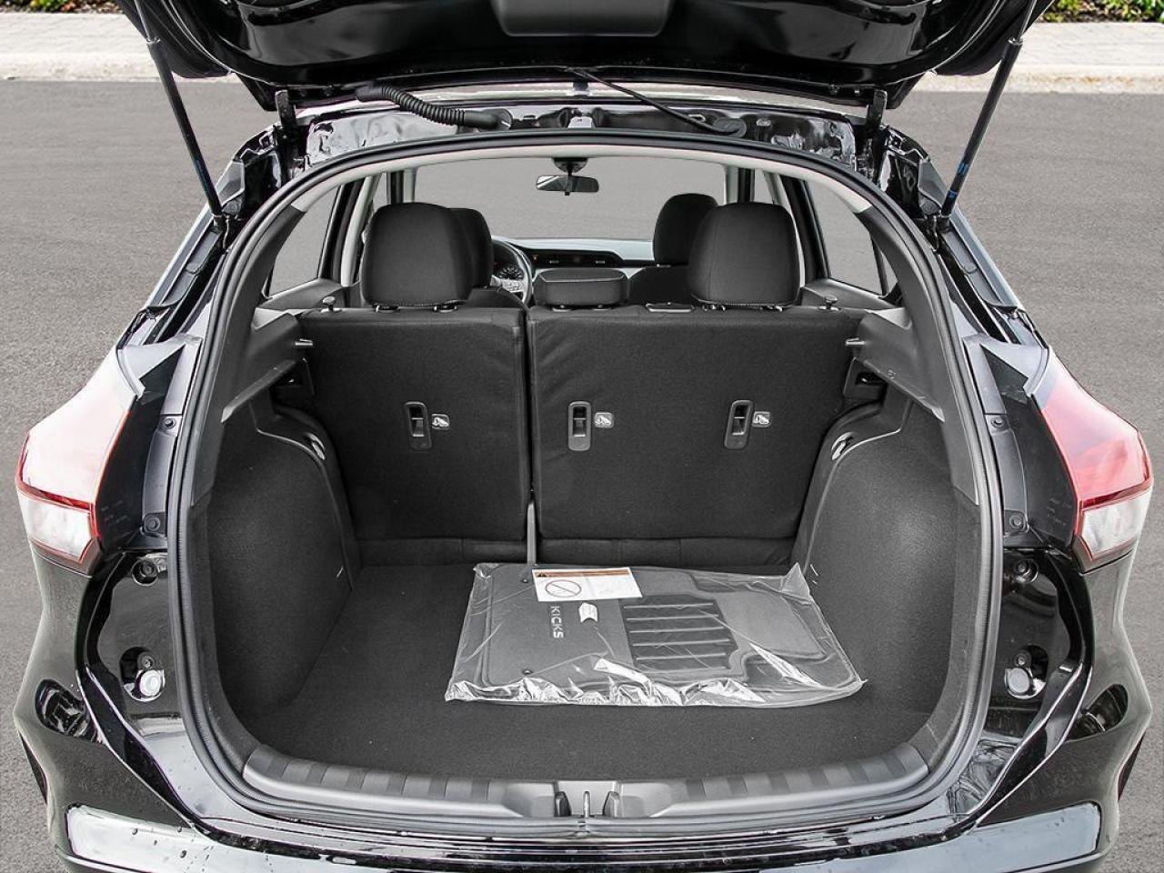 2025 Nissan Kicks Play SV 4dr Front-Wheel Drive Photo