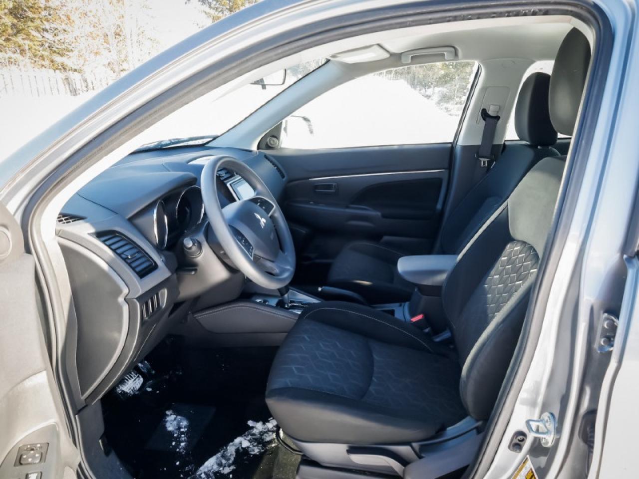 2022 Mitsubishi RVR ES AWC Photo