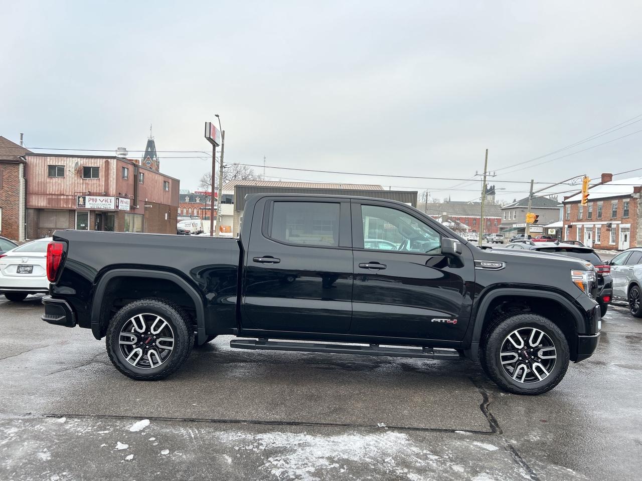 2021 GMC Sierra 1500 AT4  CALL BELLEVILLE *613-961-8848 FOR TEST DRIVE* Photo