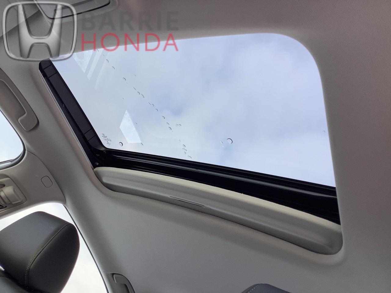 2022 Honda Civic Touring 4dr Sedan Photo