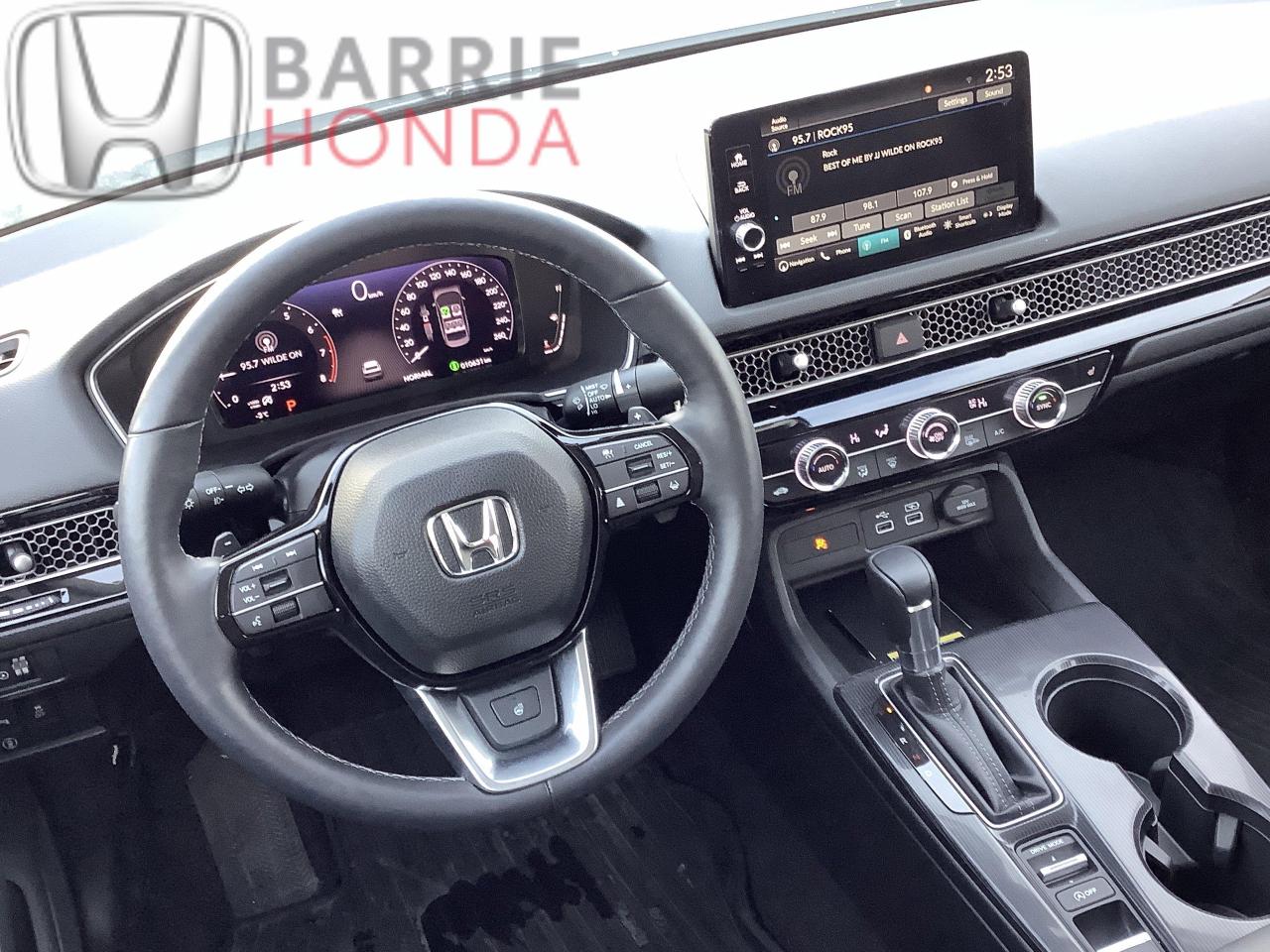 2022 Honda Civic Touring 4dr Sedan Photo