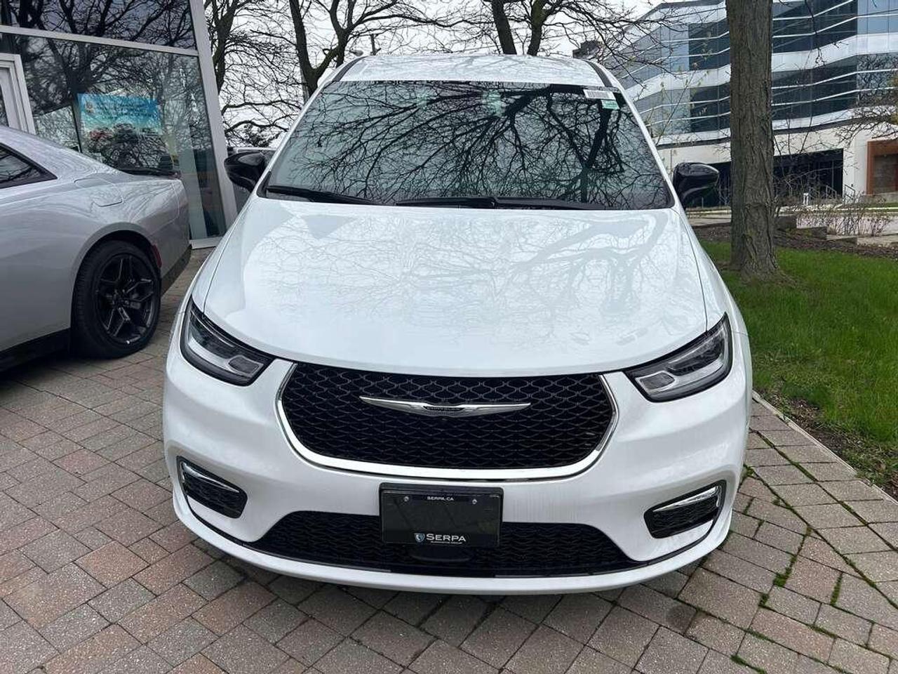 2026 Chrysler Pacifica Select Front-Wheel Drive Passenger Van Photo4