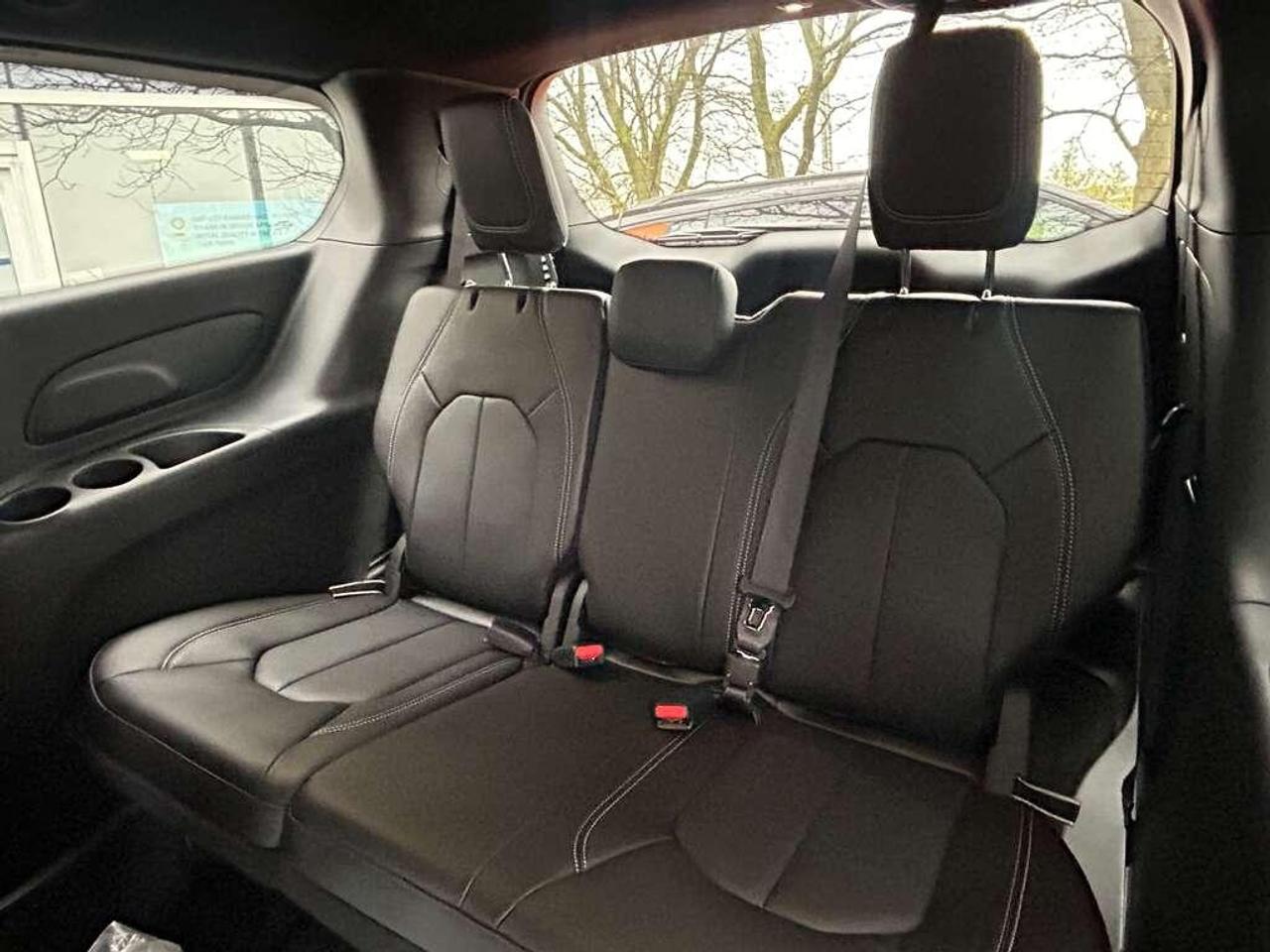2026 Chrysler Pacifica Select Front-Wheel Drive Passenger Van Photo
