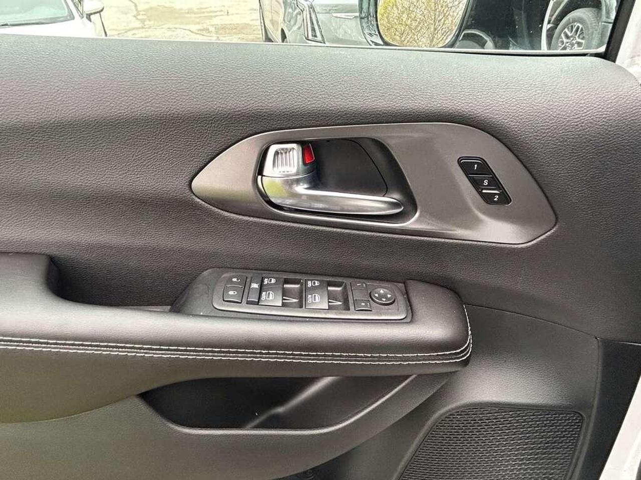 2026 Chrysler Pacifica Select Front-Wheel Drive Passenger Van Photo