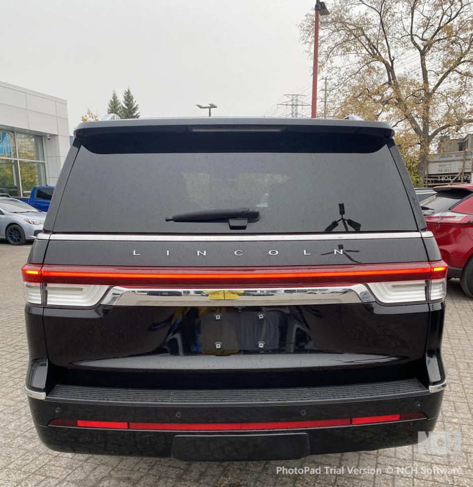 2022 Lincoln Navigator Reserve 4dr 4x4 Photo4