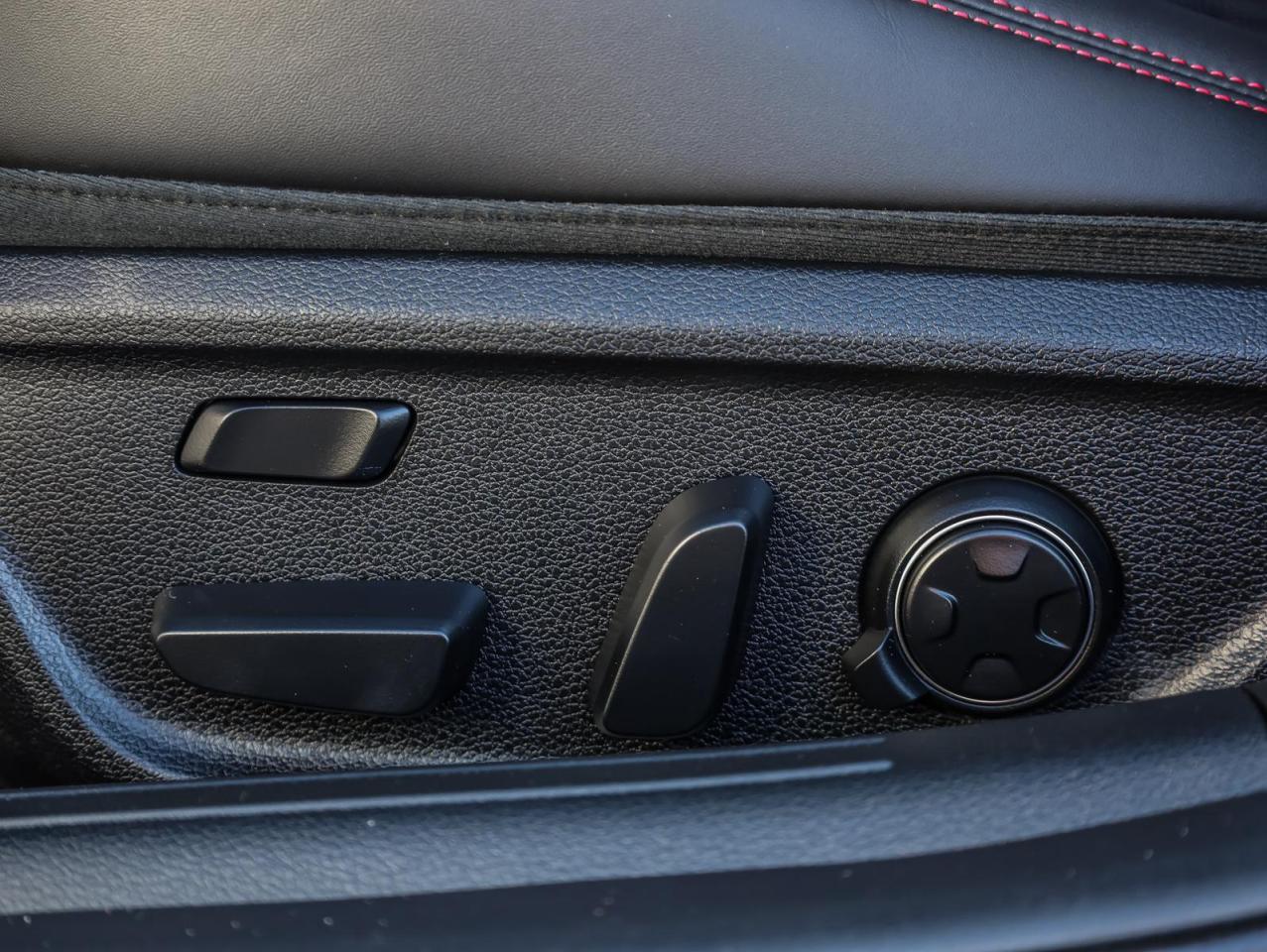 2025 Genesis G70  Photo