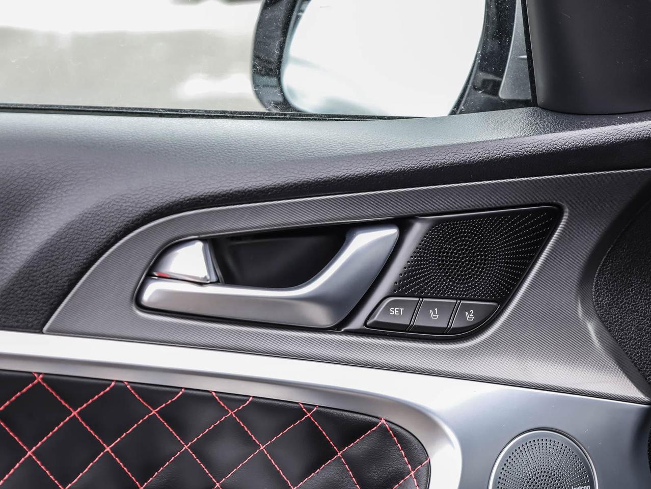 2025 Genesis G70  Photo