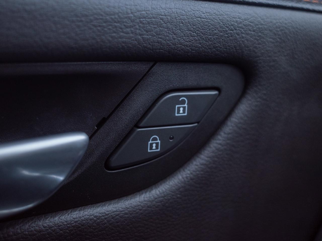 2023 Cadillac XT4 AWD Sport - Mode Selector   Blind Spot Monitor Photo