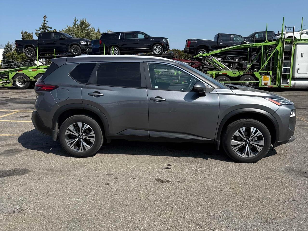 2023 Nissan Rogue SV Moonroof 4dr All-Wheel Drive Sport Utility Photo3