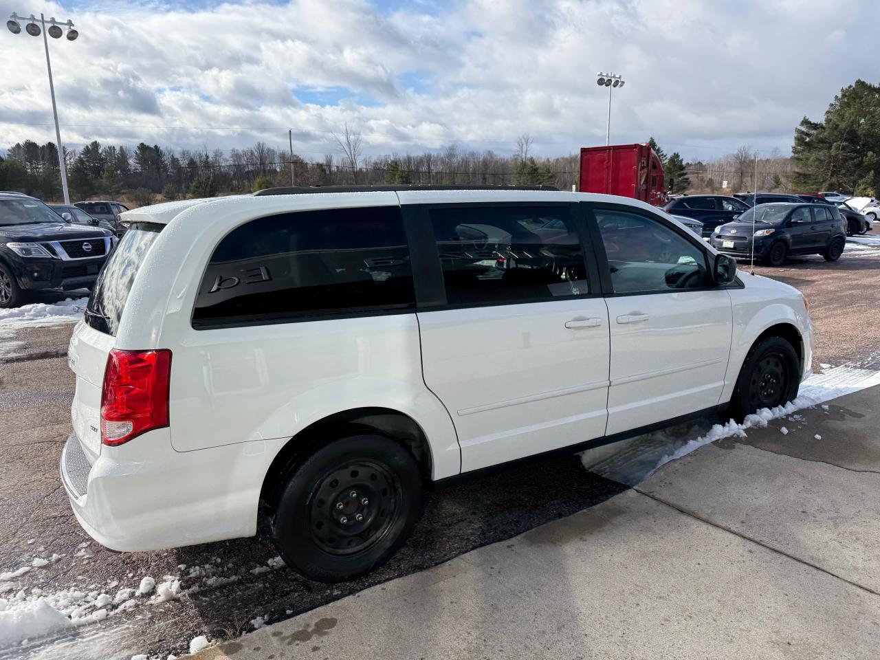 2017 Dodge Grand Caravan CVP/SXT Passenger Van Photo