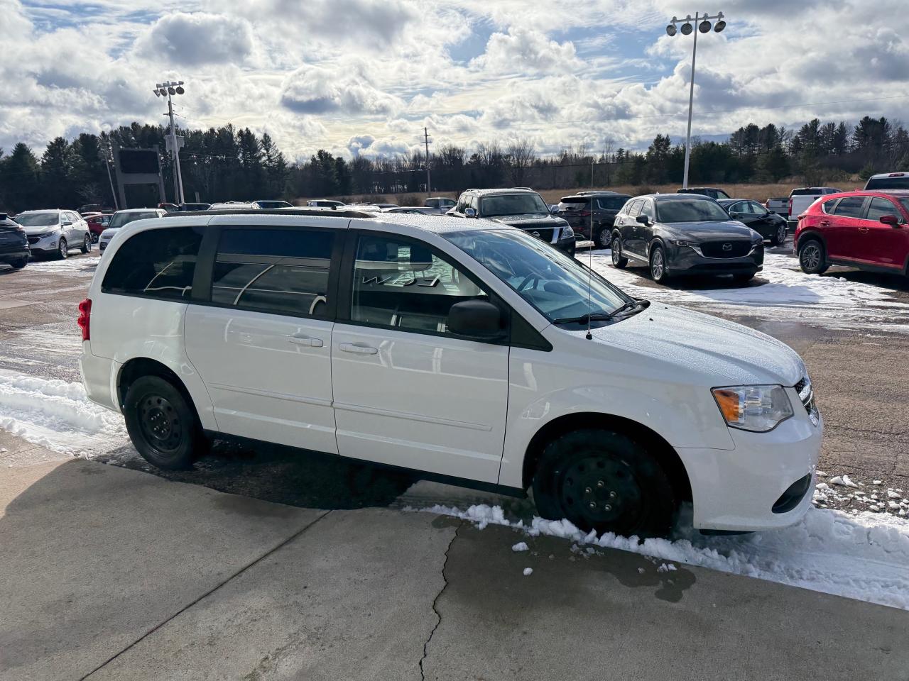 2017 Dodge Grand Caravan CVP/SXT Passenger Van Photo