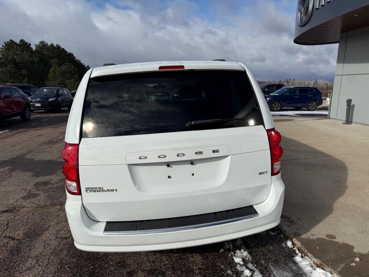 2017 Dodge Grand Caravan CVP/SXT Passenger Van Photo