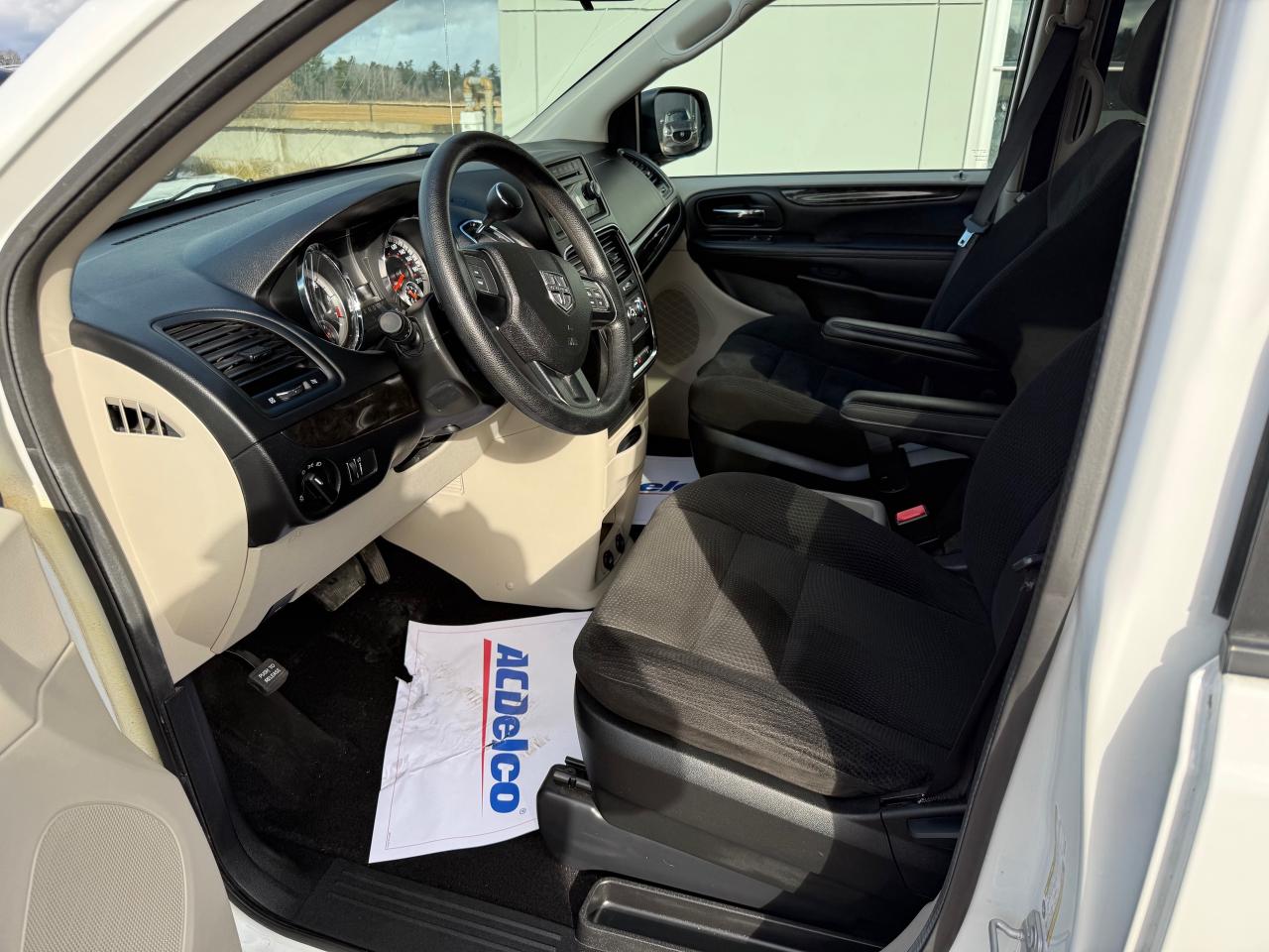 2017 Dodge Grand Caravan CVP/SXT Passenger Van Photo