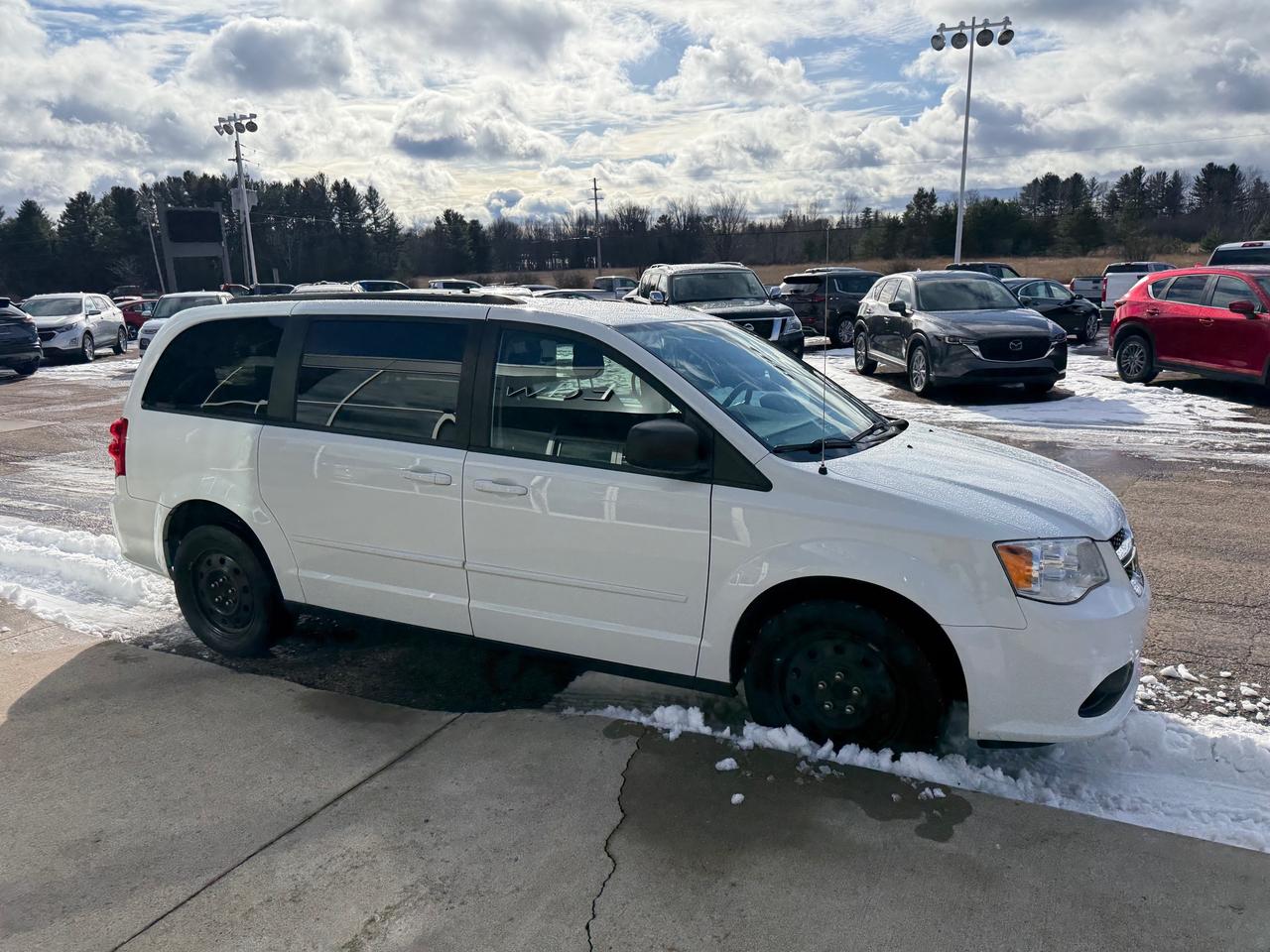 2017 Dodge Grand Caravan CVP/SXT Passenger Van Photo