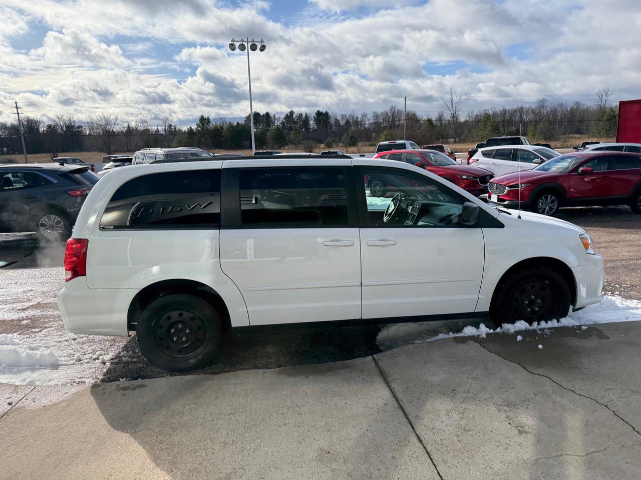 2017 Dodge Grand Caravan CVP/SXT Passenger Van Photo