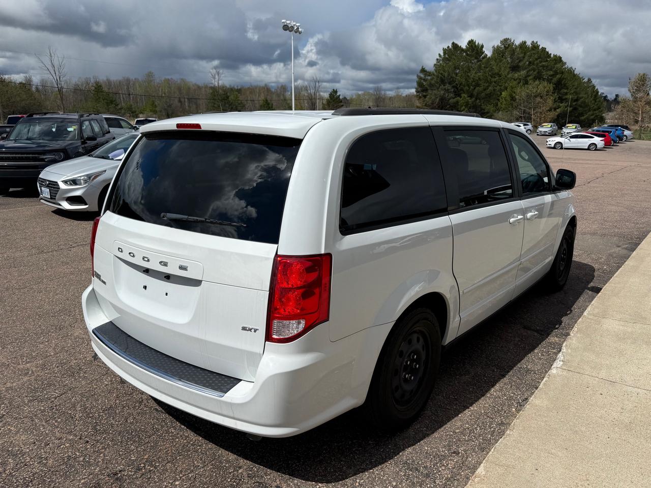 2017 Dodge Grand Caravan CVP/SXT Passenger Van Photo