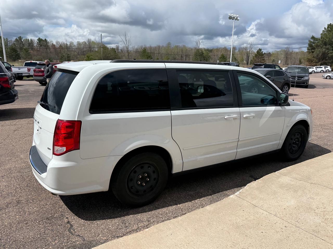2017 Dodge Grand Caravan CVP/SXT Passenger Van Photo