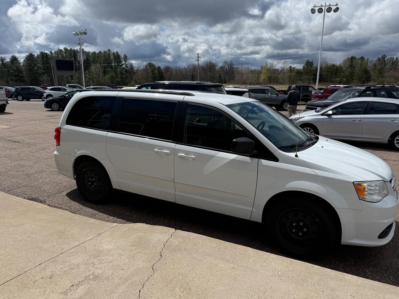 2017 Dodge Grand Caravan CVP/SXT Passenger Van Photo