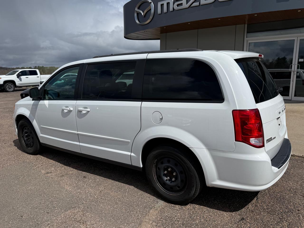 2017 Dodge Grand Caravan CVP/SXT Passenger Van Photo