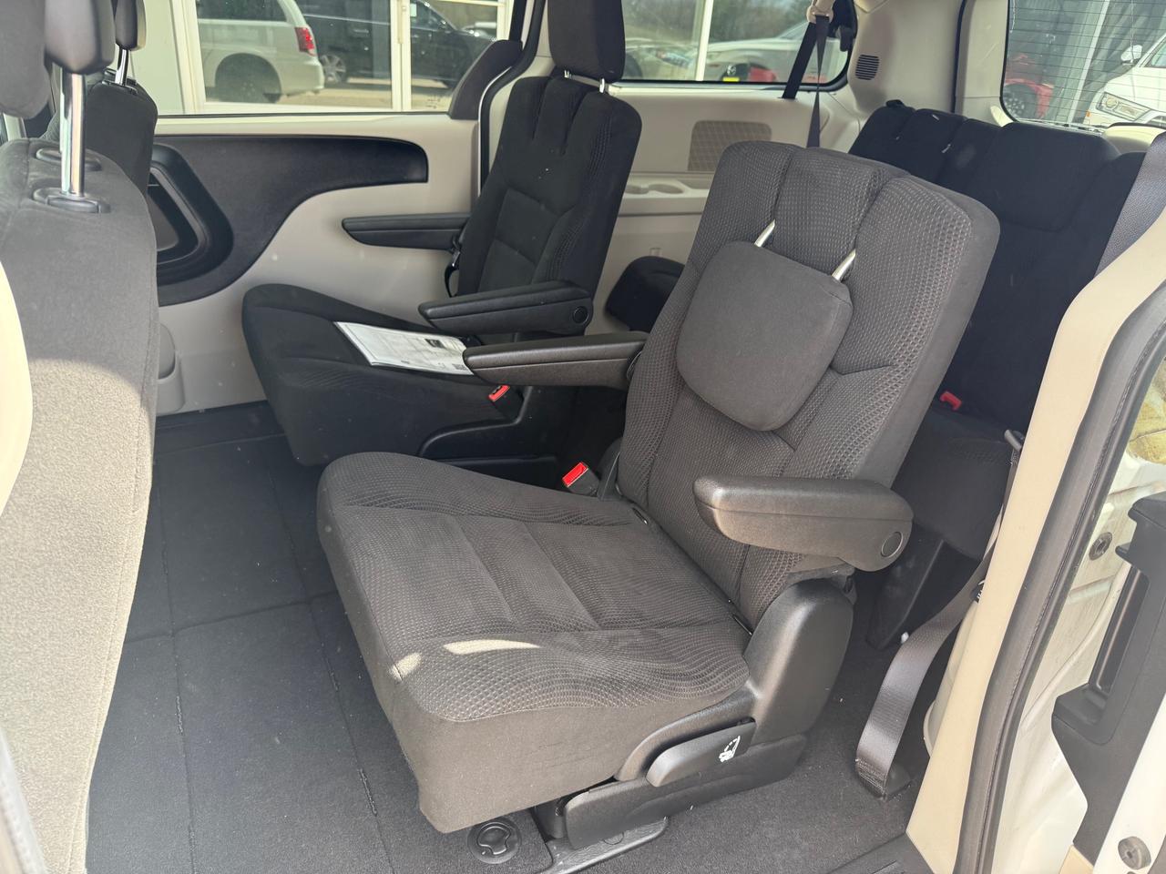 2017 Dodge Grand Caravan CVP/SXT Passenger Van Photo