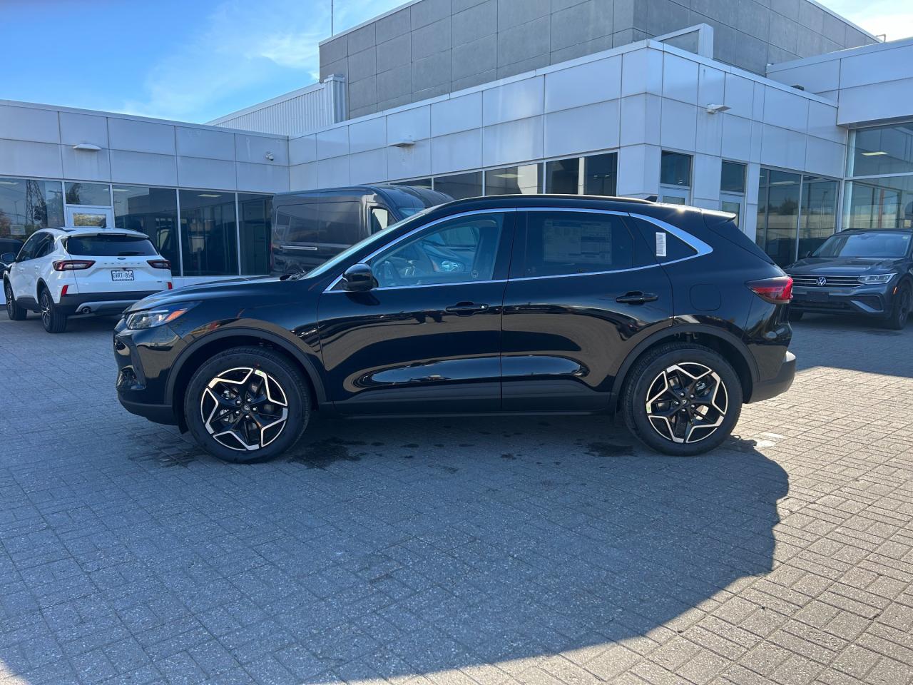 2026 Ford Escape Platinum 4dr All-Wheel Drive Photo2