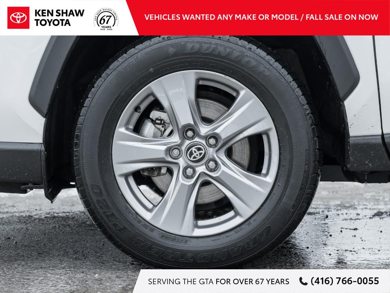 2024 Toyota RAV4 XLE 4dr All-wheel Drive Photo4